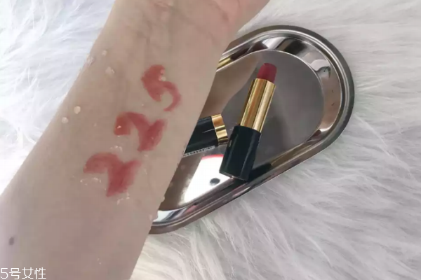 露華濃225適合黑皮嗎 黑皮白皮大黃皮都適合 露華濃225適合黑皮嗎 黑皮白皮大黃皮都適合