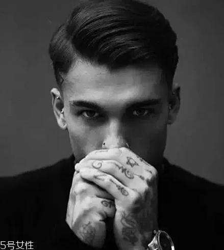 男生發(fā)量少適合什么發(fā)型 利落兩邊鏟拯救形象 男生發(fā)量少適合什么發(fā)型 利落兩邊鏟拯救形象