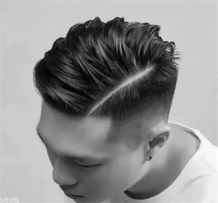 男生發(fā)量少適合什么發(fā)型 利落兩邊鏟拯救形象 男生發(fā)量少適合什么發(fā)型 利落兩邊鏟拯救形象