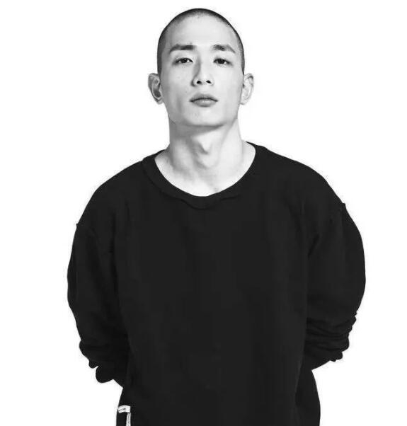 男生發(fā)量少適合什么發(fā)型 利落兩邊鏟拯救形象 男生發(fā)量少適合什么發(fā)型 利落兩邊鏟拯救形象