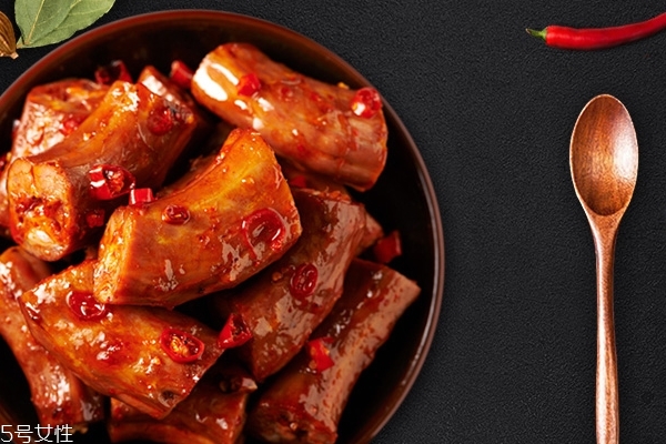 吃不完的鴨脖怎么保存 最好當天吃完 吃不完的鴨脖怎么保存 最好當天吃完