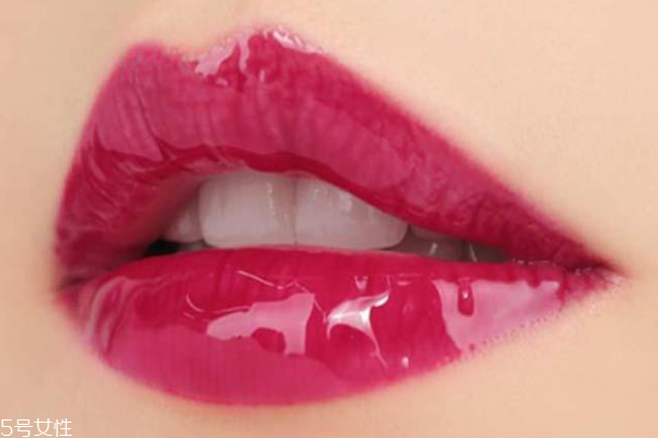 口紅試色圖可靠嗎 為啥你涂就變了樣 口紅試色圖可靠嗎 為啥你涂就變了樣