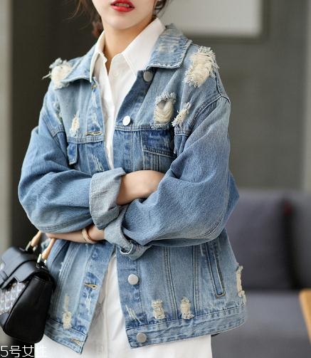 2022流行什么樣的牛仔外套 自由與隨性的代表 2022流行什么樣的牛仔外套 自由與隨性的代表