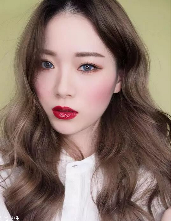 網(wǎng)紅妝怎么化 網(wǎng)紅妝步驟畫(huà)法