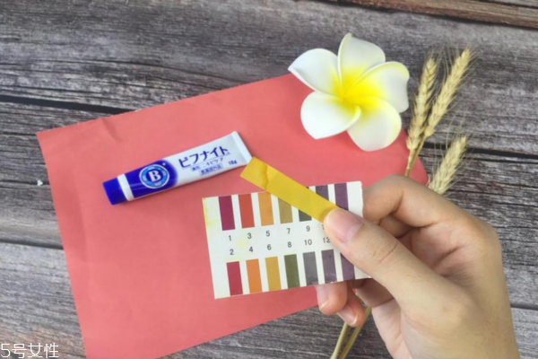 小林祛痘膏效果怎么樣 味道難聞卻是實(shí)力派 小林祛痘膏效果怎么樣 味道難聞卻是實(shí)力派