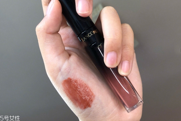 蘭蔻黑管唇釉274適合素顏嗎 黃皮素顏涂它很自然 蘭蔻黑管唇釉274適合素顏嗎 黃皮素顏涂它很自然