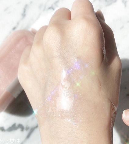 herbivore玫瑰石英身體滋潤油怎么樣 皮膚閃閃發(fā)光 herbivore玫瑰石英身體滋潤油怎么樣 皮膚閃閃發(fā)光