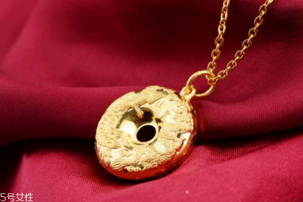 黃金平安扣有什么寓意 代表美好的祝福 黃金平安扣有什么寓意 代表美好的祝福