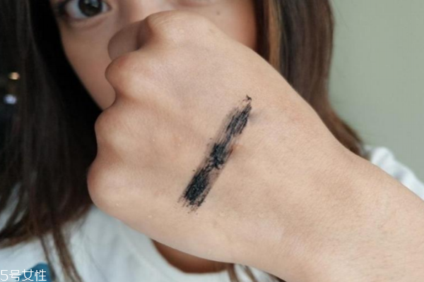 睫毛膏成分和作用 4種主要成分各顯神功 睫毛膏成分和作用 4種主要成分各顯神功