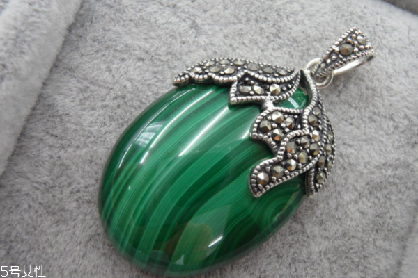 孔雀石的功效與作用 有很多好處 孔雀石的功效與作用 有很多好處