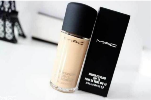 粉底液為什么不持妝 這樣做讓你一整天不脫妝 粉底液為什么不持妝 這樣做讓你一整天不脫妝