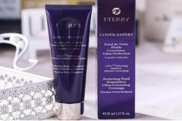 粉底液為什么不持妝 這樣做讓你一整天不脫妝 粉底液為什么不持妝 這樣做讓你一整天不脫妝