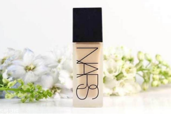 粉底液為什么不持妝 這樣做讓你一整天不脫妝 粉底液為什么不持妝 這樣做讓你一整天不脫妝