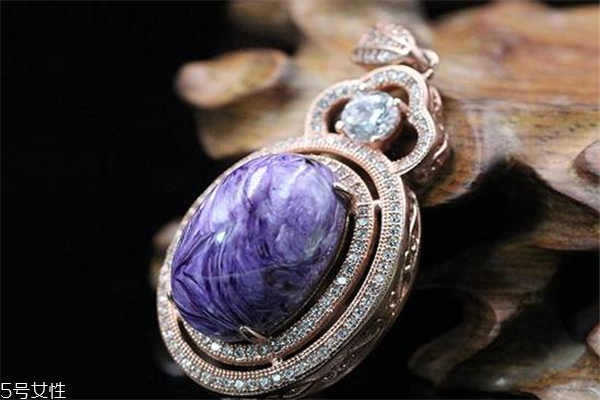 紫龍晶適合什么人戴 對事業(yè)和身體都有幫助 紫龍晶適合什么人戴 對事業(yè)和身體都有幫助
