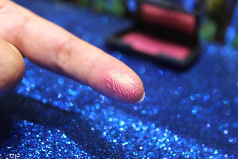 nars腮紅哪個顏色好看 日常妝不能缺少這3個色