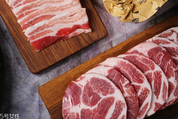 五花肉怎么去毛 兩個妙招就解決 五花肉怎么去毛 兩個妙招就解決