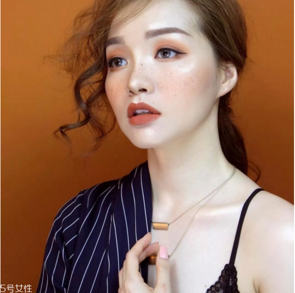 秋冬口紅哪個顏色好看 秋冬口紅色號推薦 秋冬口紅哪個顏色好看 秋冬口紅色號推薦