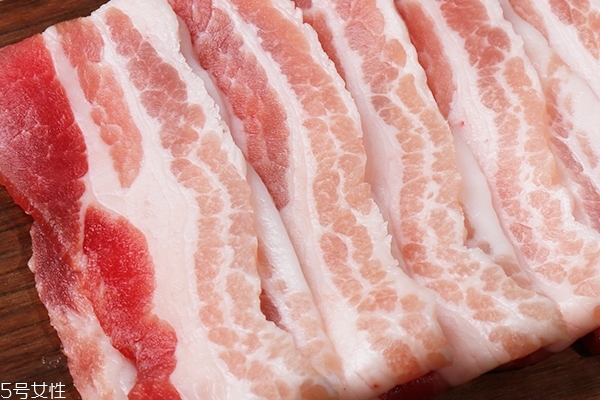 五花肉可以鹵嗎 沒什么不可以 五花肉可以鹵嗎 沒什么不可以