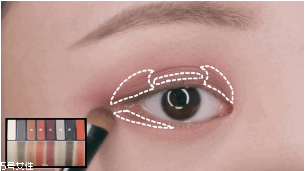 秋天妝怎么畫(huà) 秋天妝容畫(huà)法 秋天妝怎么畫(huà) 秋天妝容畫(huà)法