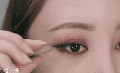 秋天妝怎么畫(huà) 秋天妝容畫(huà)法 秋天妝怎么畫(huà) 秋天妝容畫(huà)法