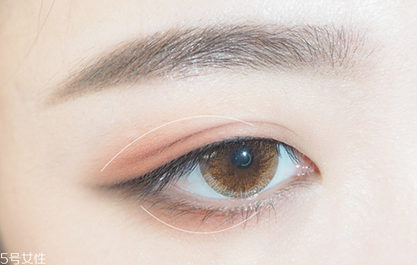 秋天妝怎么畫(huà) 秋天妝容畫(huà)法 秋天妝怎么畫(huà) 秋天妝容畫(huà)法