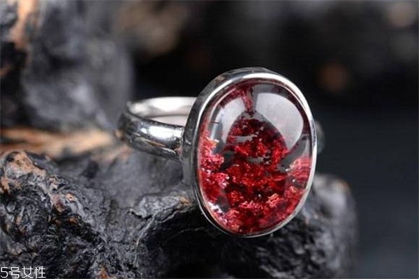 紅幽靈水晶真假辨別 肉眼即可看出 紅幽靈水晶真假辨別 肉眼即可看出