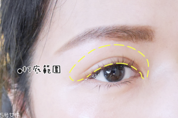 奶茶色眼影怎么畫 秋天最適合畫奶茶色眼妝 奶茶色眼影怎么畫 秋天最適合畫奶茶色眼妝