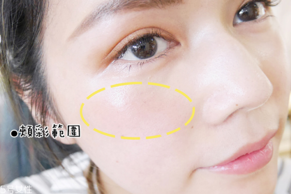 奶茶色眼影怎么畫 秋天最適合畫奶茶色眼妝 奶茶色眼影怎么畫 秋天最適合畫奶茶色眼妝