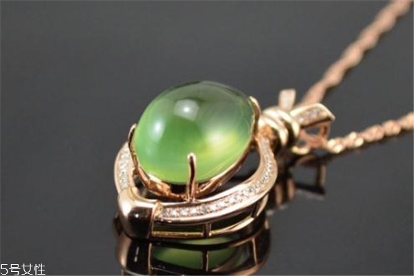 葡萄石的功效與作用 綠色幸運之石 葡萄石的功效與作用 綠色幸運之石