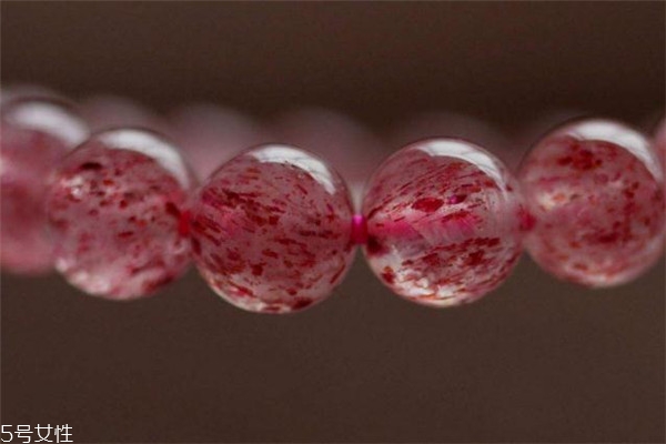 草莓晶和粉晶哪個(gè)好 各自?xún)?yōu)點(diǎn)不同 草莓晶和粉晶哪個(gè)好 各自?xún)?yōu)點(diǎn)不同