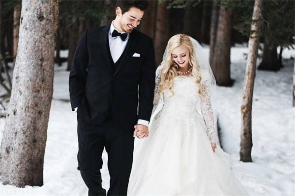 冬天結(jié)婚穿婚紗冷怎么辦 教你幾個(gè)小妙招 冬天結(jié)婚穿婚紗冷怎么辦 教你幾個(gè)小妙招