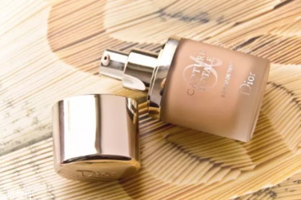 什么粉底液最好用 水潤保濕遮瑕好的粉底液推薦 什么粉底液最好用 水潤保濕遮瑕好的粉底液推薦