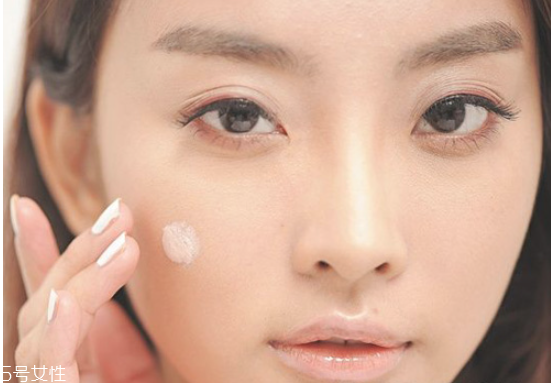 哪款妝前乳提亮效果好 讓底妝無可挑剔 哪款妝前乳提亮效果好 讓底妝無可挑剔