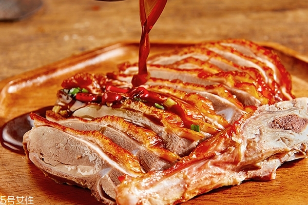 烤鴨為什么皮脆 這個有技巧 烤鴨為什么皮脆 這個有技巧