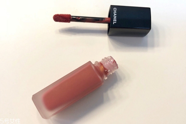 香奈兒唇釉196多少錢 香奈兒唇釉196專柜價格 香奈兒唇釉196多少錢 香奈兒唇釉196專柜價格