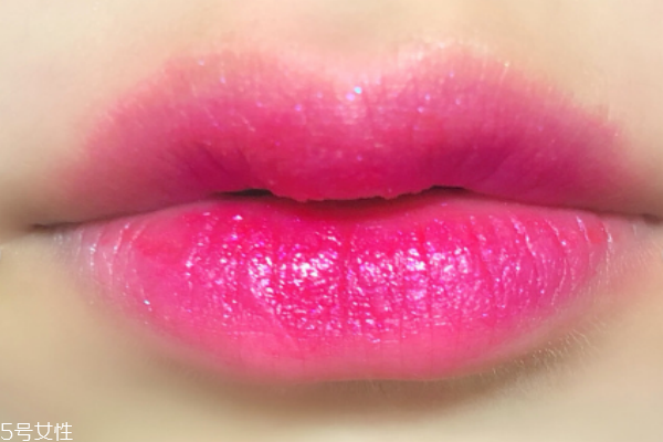 阿瑪尼紅管504和517對比試色 阿瑪尼紅管504真人試色 阿瑪尼紅管504和517對比試色 阿瑪尼紅管504真人試色