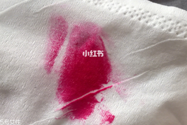 阿瑪尼紅管504和517對比試色 阿瑪尼紅管504真人試色 阿瑪尼紅管504和517對比試色 阿瑪尼紅管504真人試色