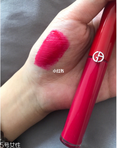 阿瑪尼紅管504和517對比試色 阿瑪尼紅管504真人試色 阿瑪尼紅管504和517對比試色 阿瑪尼紅管504真人試色