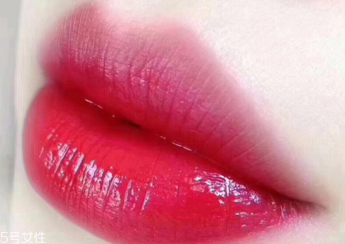 阿瑪尼紅管504和517對比試色 阿瑪尼紅管504真人試色 阿瑪尼紅管504和517對比試色 阿瑪尼紅管504真人試色