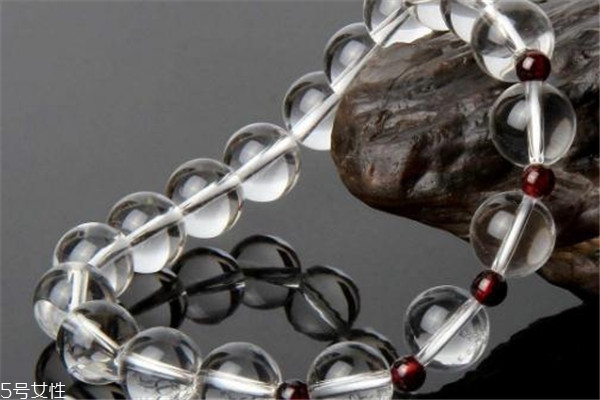 白水晶適合什么人帶 對這幾類人幫助多 白水晶適合什么人帶 對這幾類人幫助多