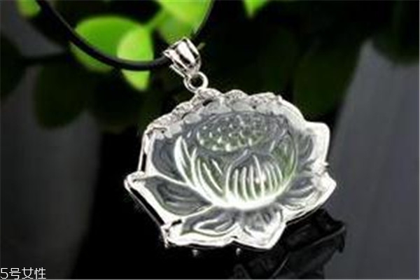 白水晶適合什么人帶 對這幾類人幫助多 白水晶適合什么人帶 對這幾類人幫助多