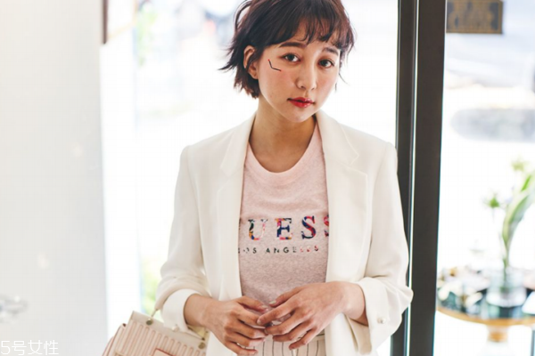 腮紅怎樣畫顯臉小 每個人的理想腮紅不同 腮紅怎樣畫顯臉小 每個人的理想腮紅不同