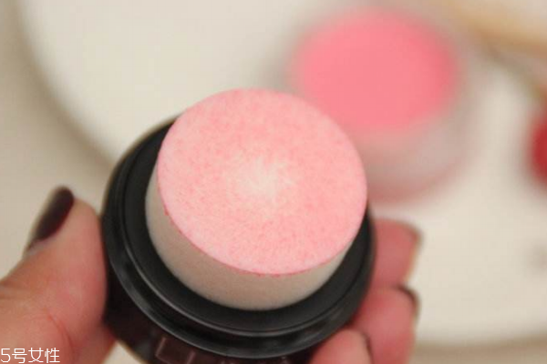 腮紅怎樣畫顯臉小 每個人的理想腮紅不同 腮紅怎樣畫顯臉小 每個人的理想腮紅不同