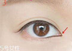 日常眼線怎么畫(huà) 眼頭眼線的畫(huà)法步驟圖