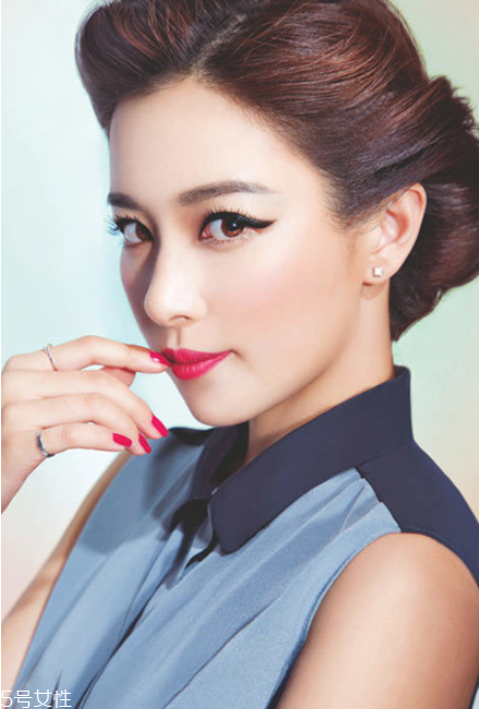 內(nèi)眼線怎么畫圖解 超實用的眼線畫法技巧 內(nèi)眼線怎么畫圖解 超實用的眼線畫法技巧