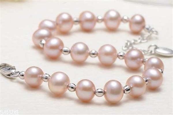 淡水珍珠好還是海水珍珠好 后者價值更高 淡水珍珠好還是海水珍珠好 后者價值更高