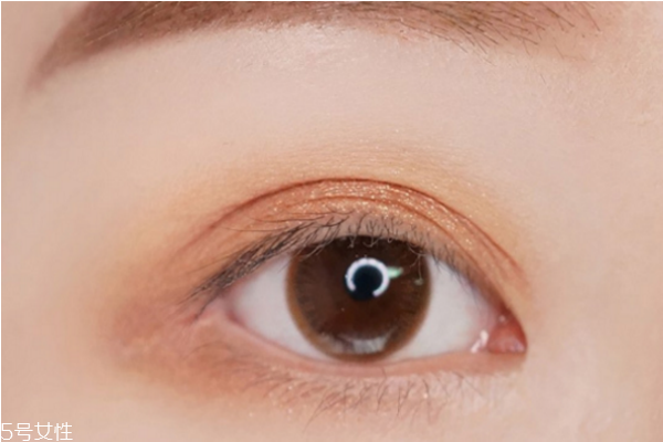 四色眼影盤怎么用 四色眼影畫法步驟 四色眼影盤怎么用 四色眼影畫法步驟