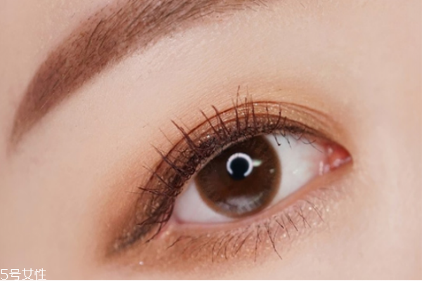 四色眼影盤怎么用 四色眼影畫法步驟 四色眼影盤怎么用 四色眼影畫法步驟