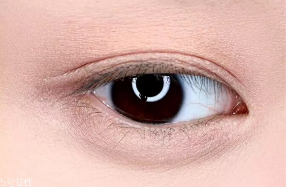 四色眼影盤怎么用 四色眼影畫法步驟 四色眼影盤怎么用 四色眼影畫法步驟