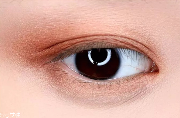 四色眼影盤怎么用 四色眼影畫法步驟 四色眼影盤怎么用 四色眼影畫法步驟